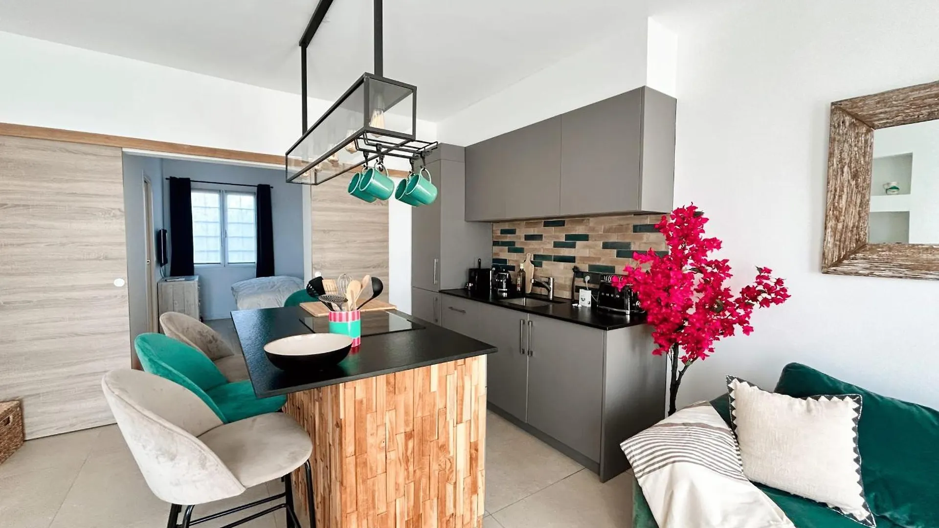 Superb Ground Floor Apartment On The Beach In Port Grimaud!